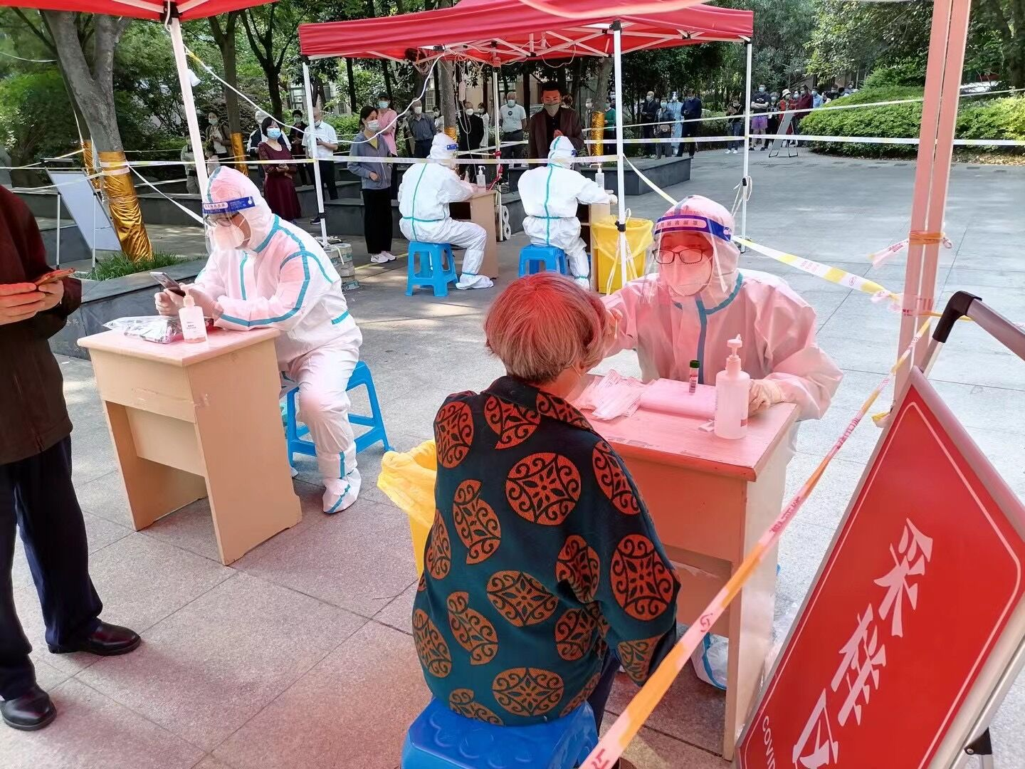 Uma caminhada de 15 minutos até o “círculo de amostragem” de ácidos nucleicos está chegando